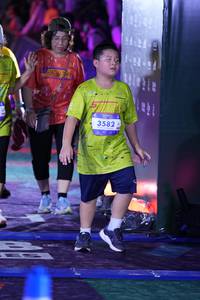 BIB: 3582
                            <button type="button" onclick="openModal(26233071)" class="btn btn-primary btn-sm float-right btn-popup" data-toggle="modal" data-target=".modal-high-quality">
                        <i class="fas fa-shopping-cart"></i> Add to Cart
                    </button>
                                            <button type="button" onclick="isThisMe(26233071, true)" class="btn btn-success btn-sm float-right btn-popup btn-isme hidden" data-toggle="tooltip" data-placement="bottom" title="นี่คือรูปของคุณใช่ไหม คลิกที่นี่เพื่อเอาเข้าอัลบั้ม">
                        <i class="fas fa-plus"></i> Add to album
                    </button>
                    <button type="button" onclick="isThisMe(26233071, false)" class="btn btn-warning btn-sm float-right btn-popup btn-isnotme hidden">
                        <i class="fas fa-ban"></i> Remove from album
                    </button>